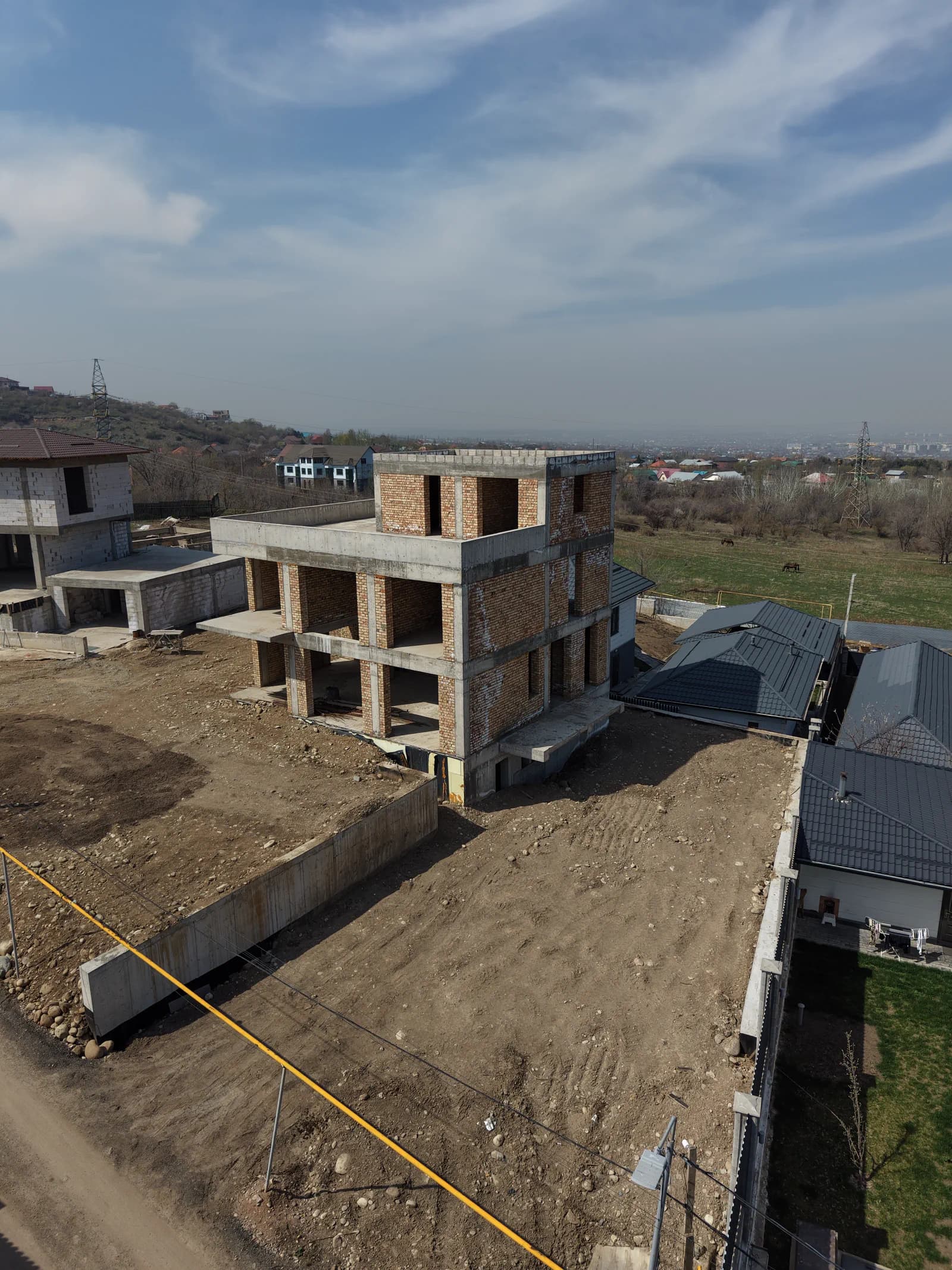 Строительство коробки и кровли