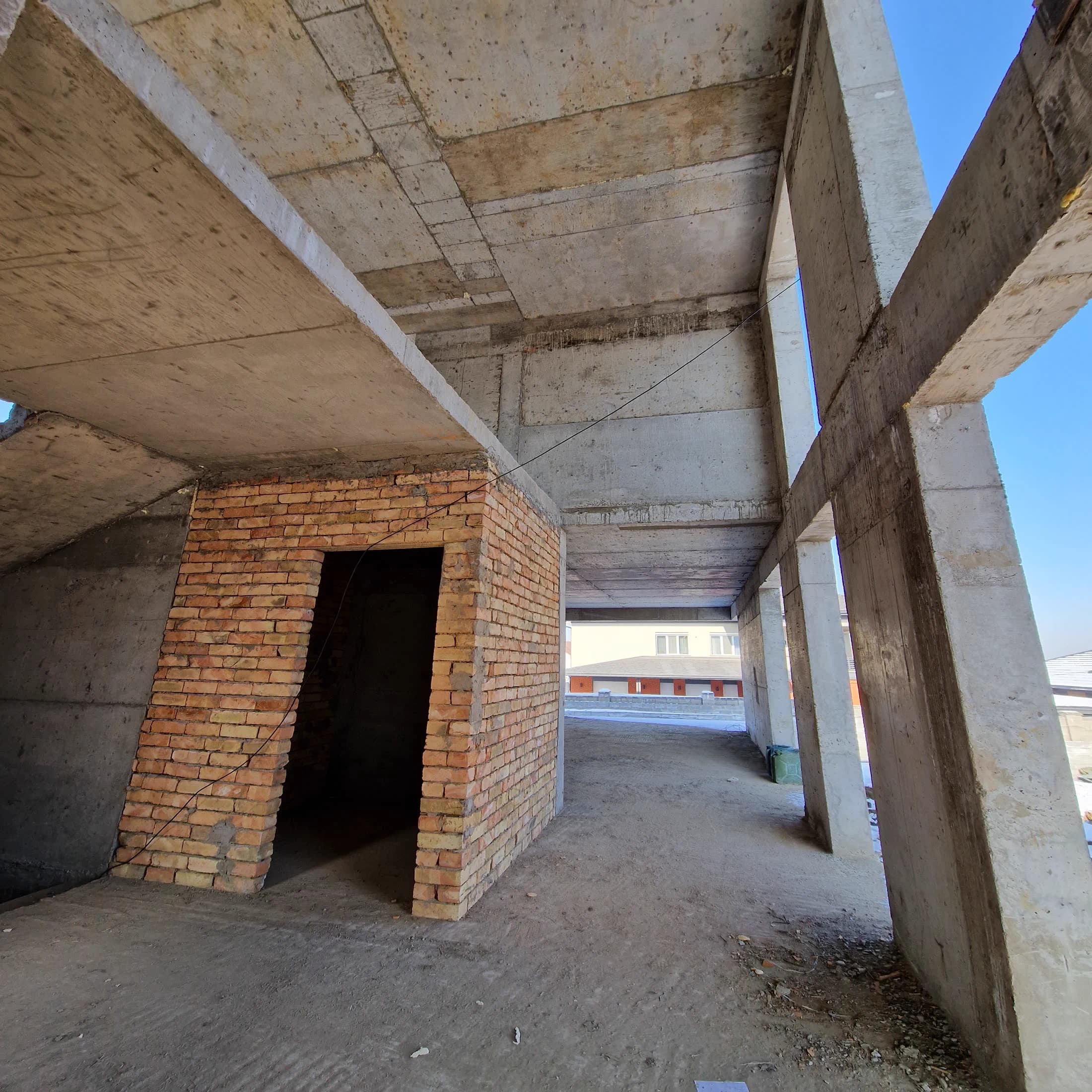 Современный дом Melbourne в Алматы на этапе финишных наружных работ