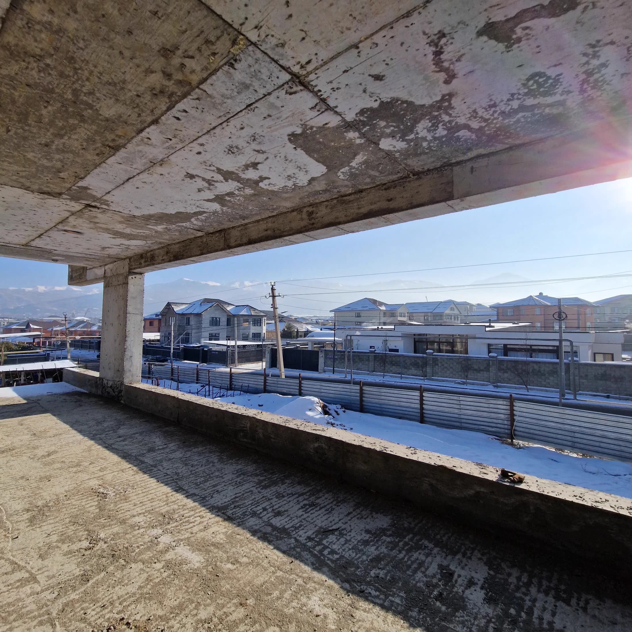 Современный монолитный дом Melbourne перед финальной сдачей в Алматы