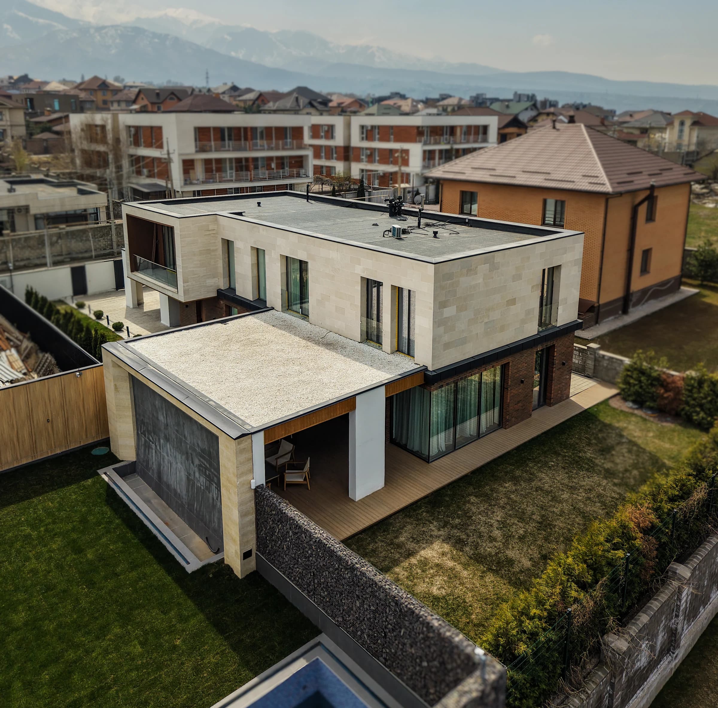 Общественная зона первого этажа дома Melbourne