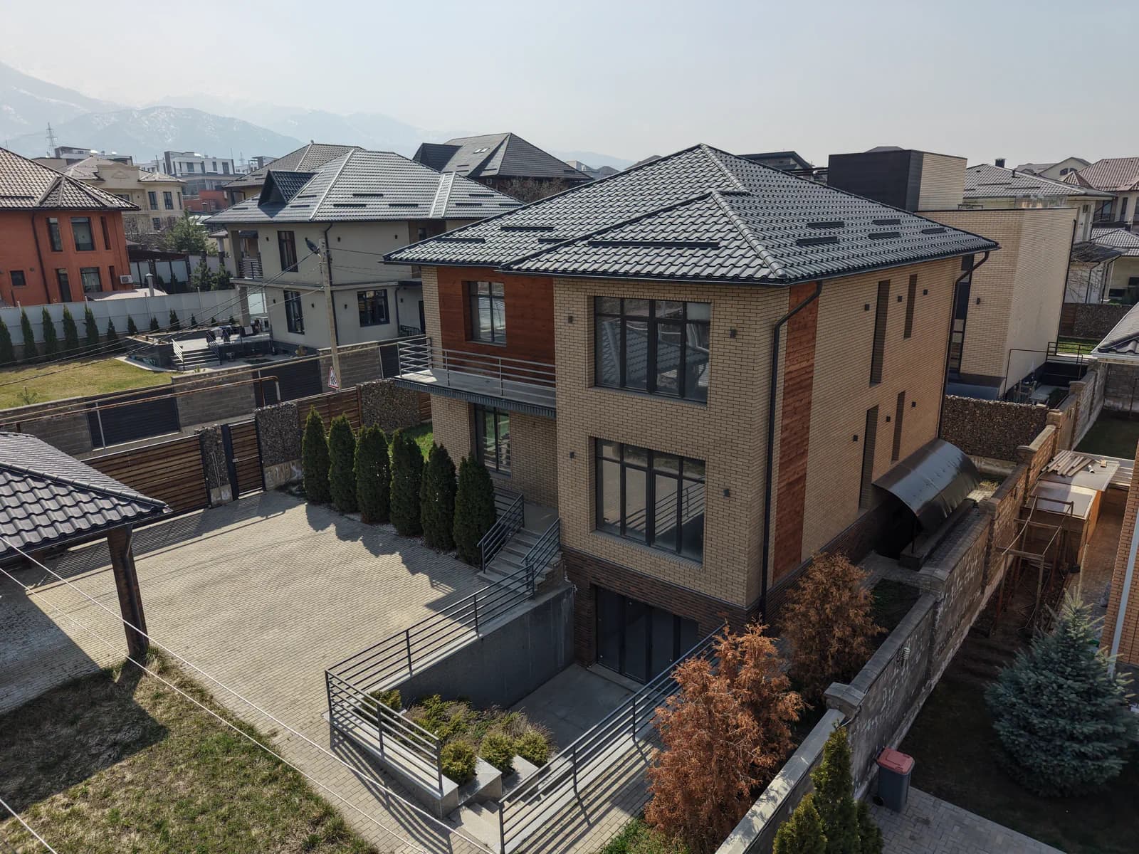 Фасад, окна и подготовка к сдаче